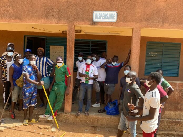Burkina/Tiébélé : les fans du Real Madrid nettoient le Centre médical de Tiébélé | AIB