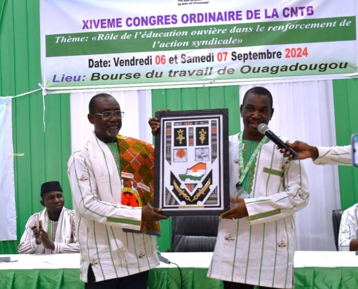 Le ministre Bassolma Bazié représenté au 14e congrès de la Confédération syndicale CNTB | AIB