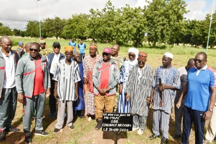 Burkina : Le général de brigade Kassoum Coulibaly salue l’initiative de reboisement dans son département | AIB