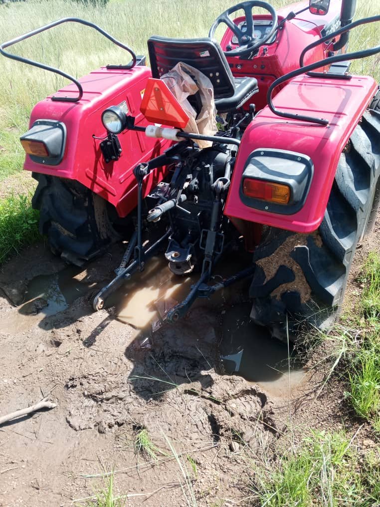 Burkina: Des individus interpellés dans le Sud-ouest après l’abandon d’un tracteur de l’État