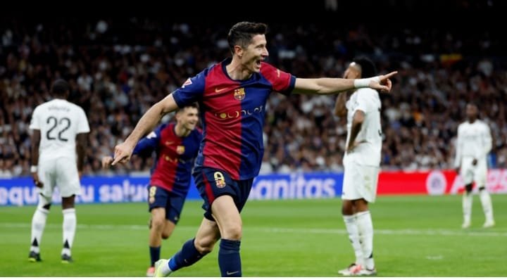 Espagne: le Barça corrige le Real à Madrid 4-0 avec un doublé de Lewandowski